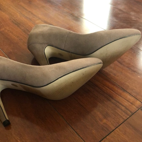 Heels - Picture 4 of 4